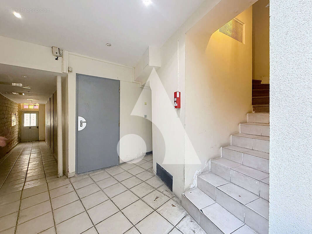 Appartement Rueil Malmaison 1 pièce(s) 19 m2 - photo 10