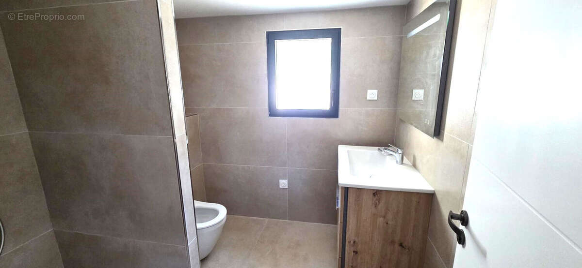Appartement à CARRY-LE-ROUET