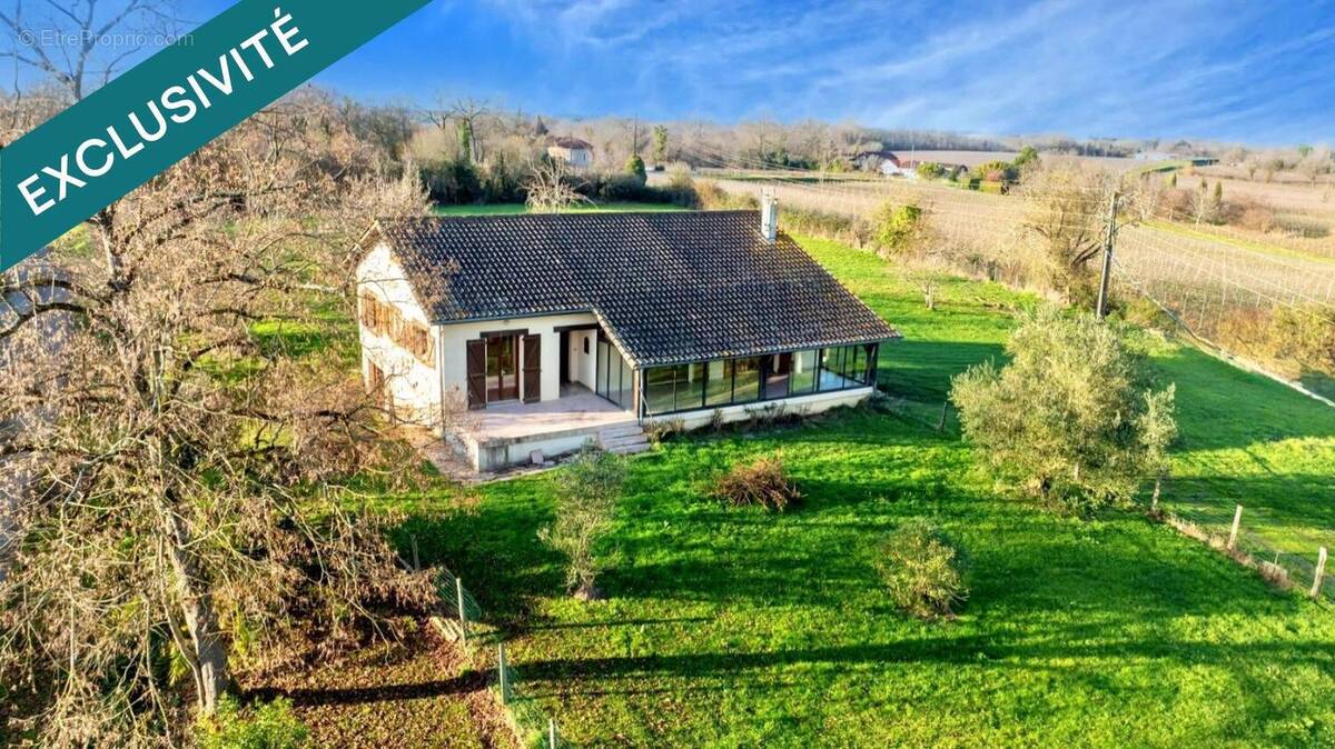 Photo 1 - Maison à AYZIEU