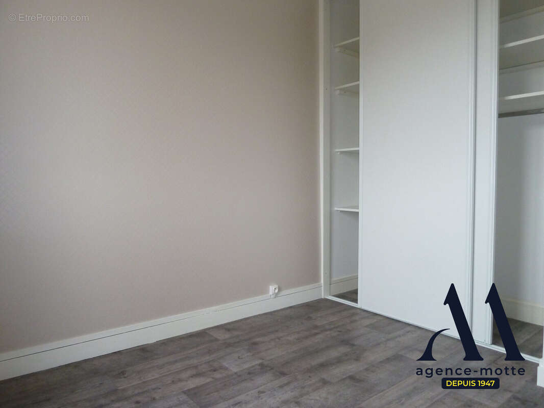 Appartement à SAINT-CYR-SUR-LOIRE