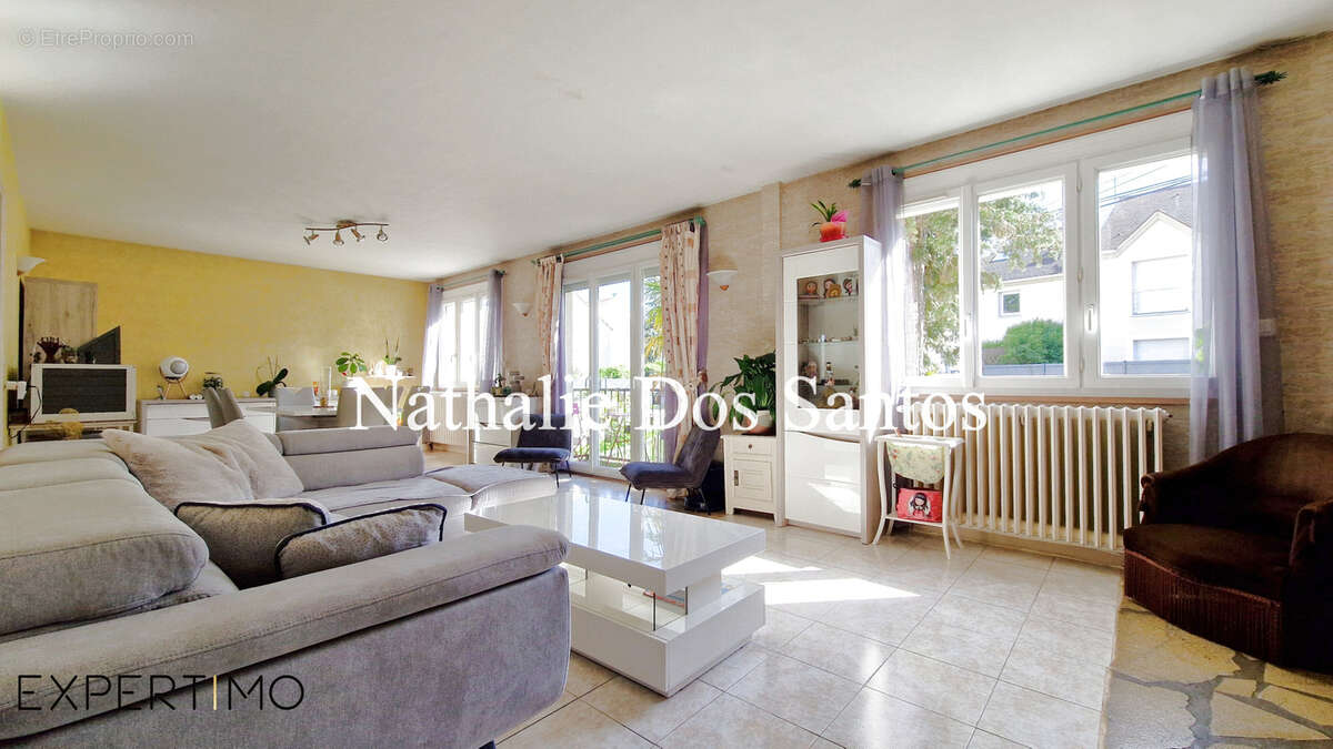Maison à LINAS