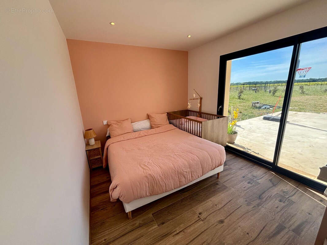 GRIGNAN - Belle Villa neuve sur 2 160 m2, avec VUE. - photo 23