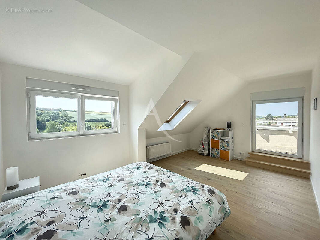 Appartement à SAINT-MARTIN-BOULOGNE