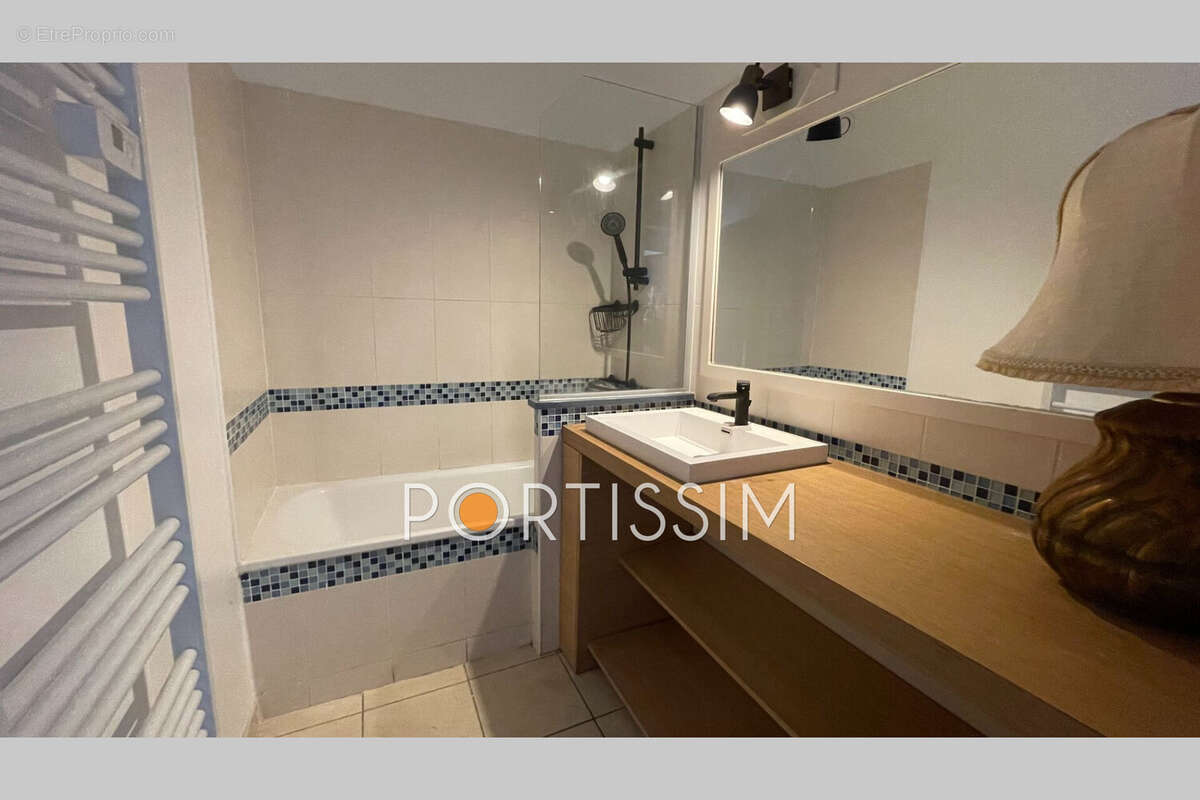 Appartement à SAINT-LAURENT-DU-VAR