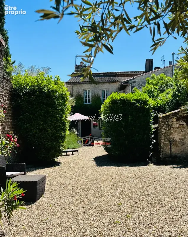 Elégante résidence de caractère du 18ème siècle avec cour et jardin - photo 46
