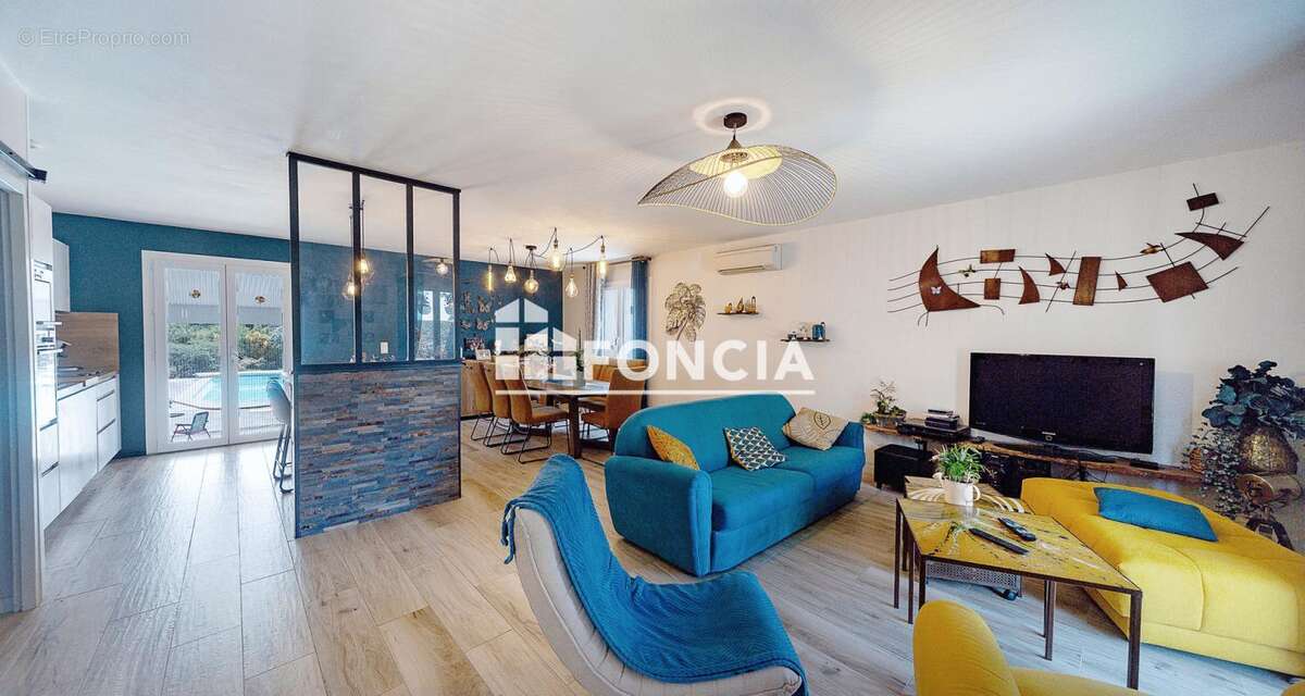 Proche MONTAUBAN, maison individuelle de plain pied avec double garage/atelier, terrasse, piscine et terrain - photo 7