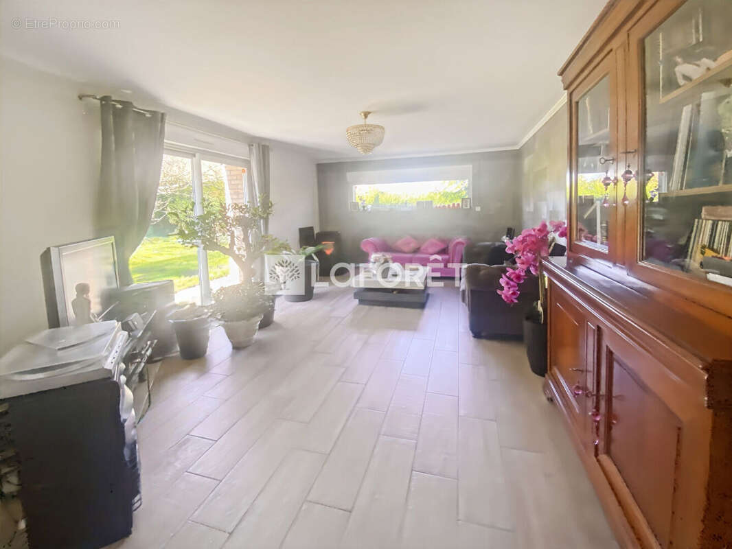 Maison à BONNINGUES-LES-ARDRES