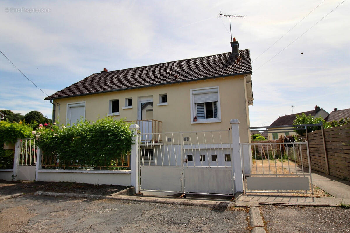 Maison à ANGERVILLE