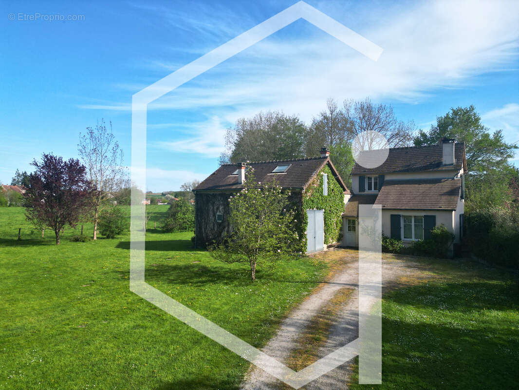 Maison à COSNE-COURS-SUR-LOIRE