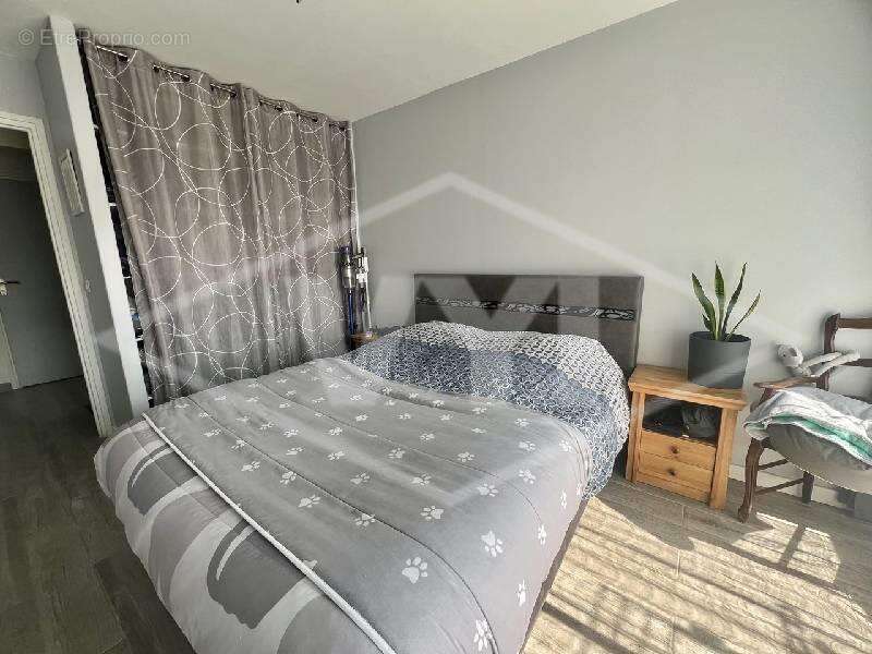 Appartement à COMBS-LA-VILLE