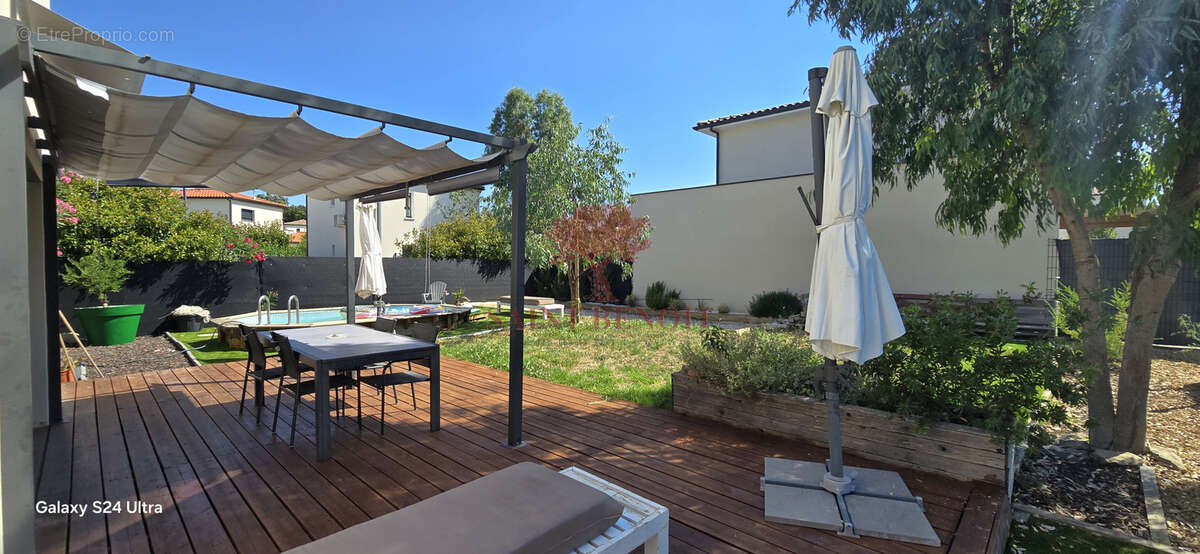 A VENDRE - A SAINT DREZERY - VILLA RECENTE de TYPE T5 de 110m2 avec garage jardin et piscine - photo 22