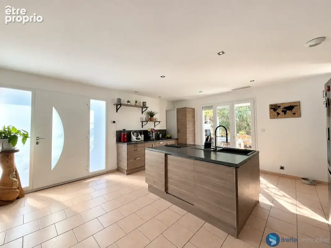 Toulon ouest - villa de plain pied - piscine - garage - photo 4