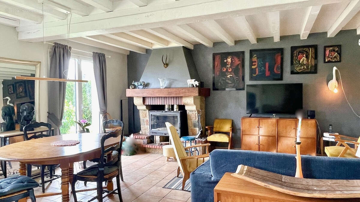 Maison à AJOU