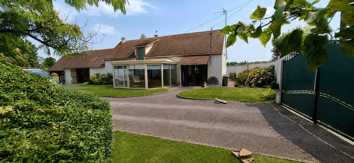 Maison à EGRISELLES-LE-BOCAGE