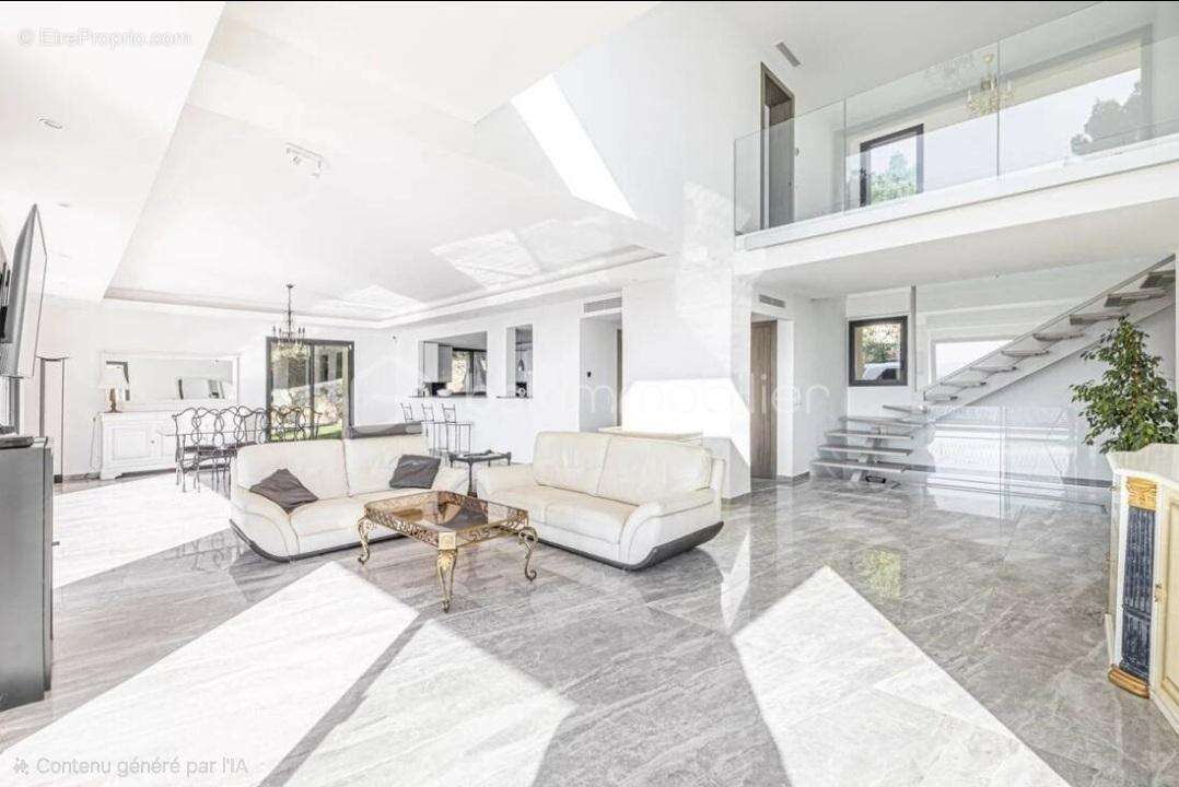 Maison à MOUGINS