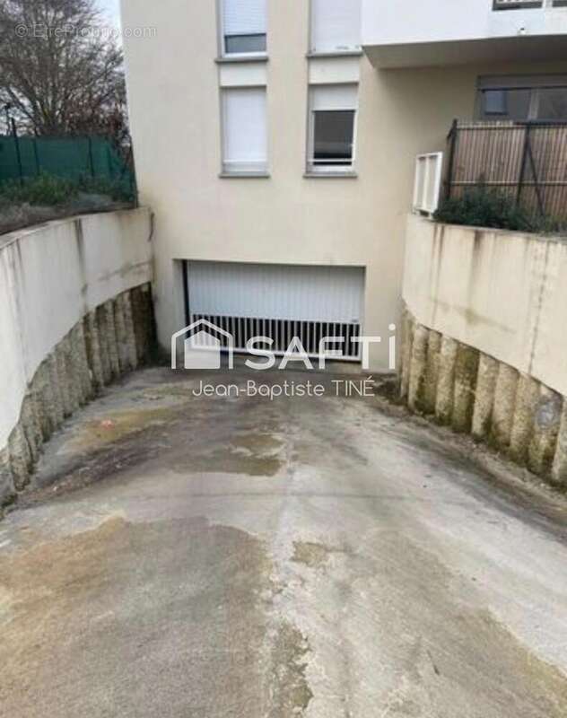 Photo 2 - Parking à BRUGUIERES