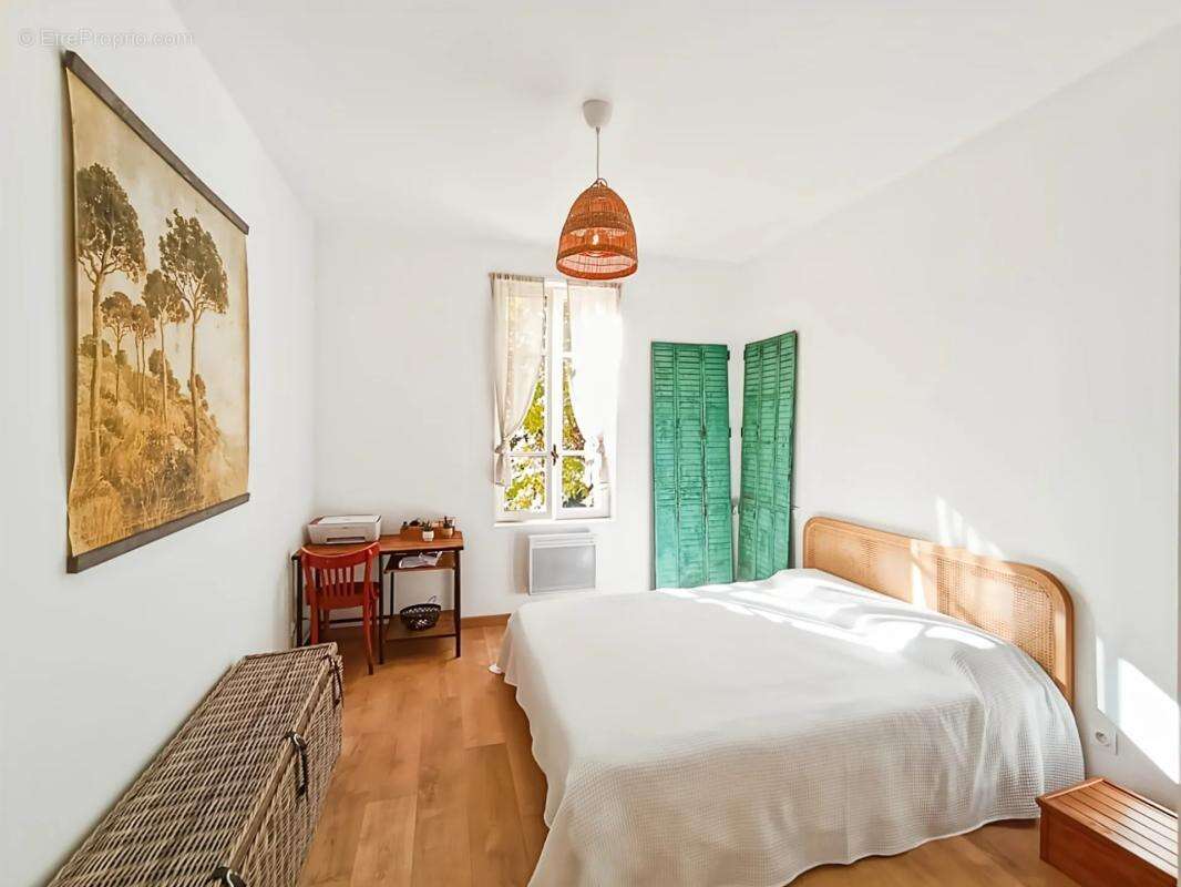 Appartement à LAUDUN-L&#039;ARDOISE