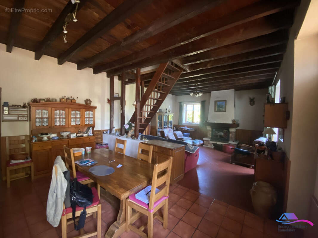 CUISINE/SALON - Maison à MAISONNAIS