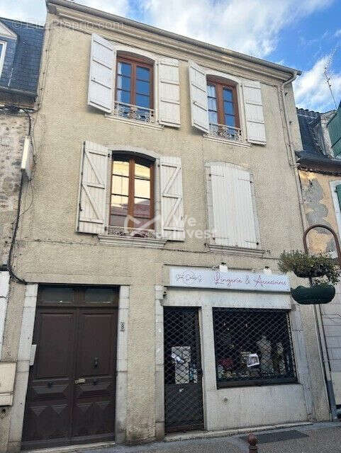 Appartement à NAY