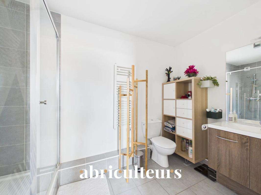 Appartement de caractère de 119 m² avec balcon et terrasse dans un Immeuble d’architecte à la vente à Aubervilliers (93300) - photo 13