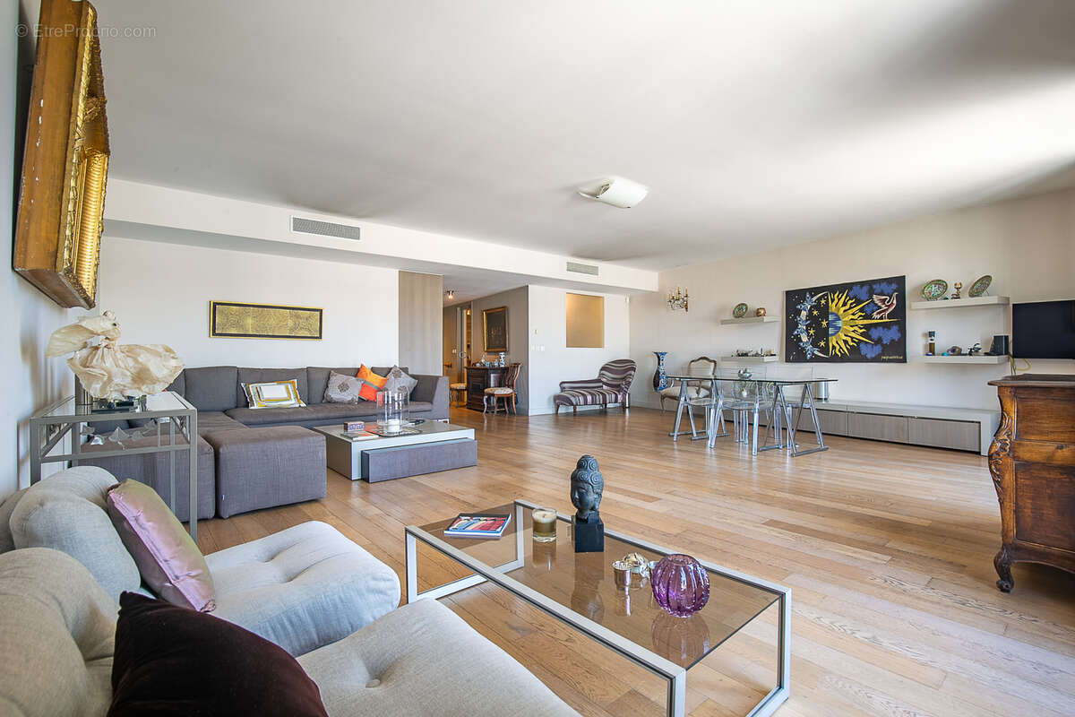 Appartement à MARSEILLE-7E