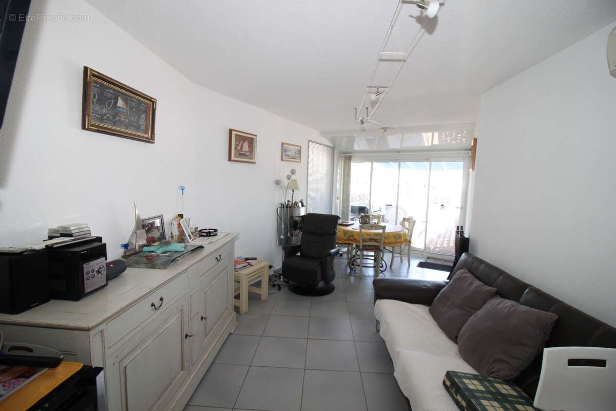 MARINA à vendre 2 pièces + cabine à PORT CAMARGUE (30) - photo 4