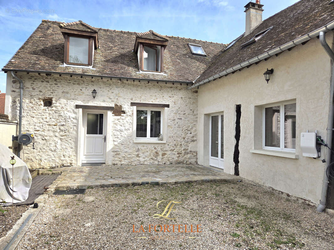 Maison à LONGNES