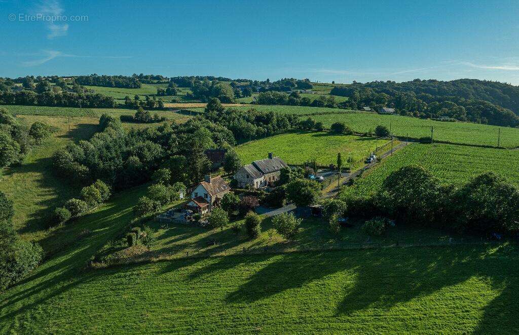 Maison à SAINT-HILAIRE-DU-HARCOUET