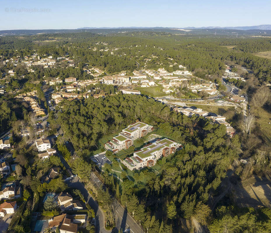 Appartement à SAINT-CLEMENT-DE-RIVIERE