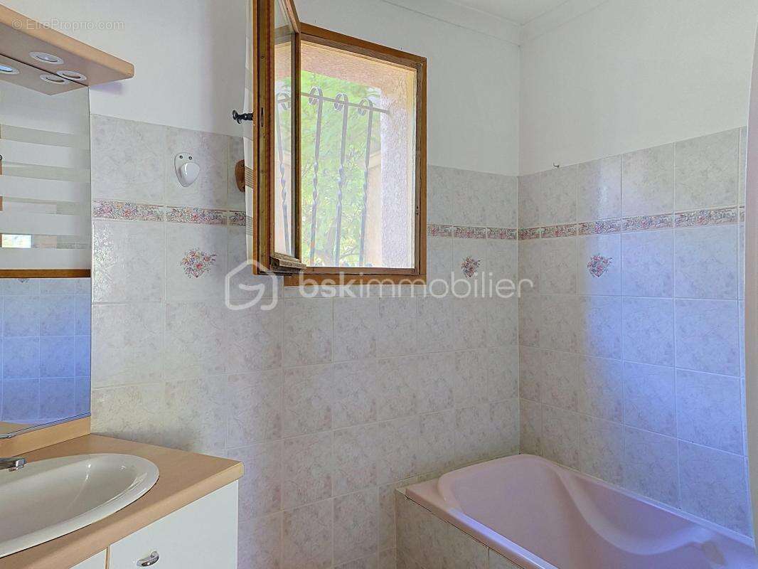 Vers-Pont-du-Gard – Maison de plain-pied 4 pièces – 94 m² – Vue panoramique exceptionnelle sur les collines de Collias - photo 13