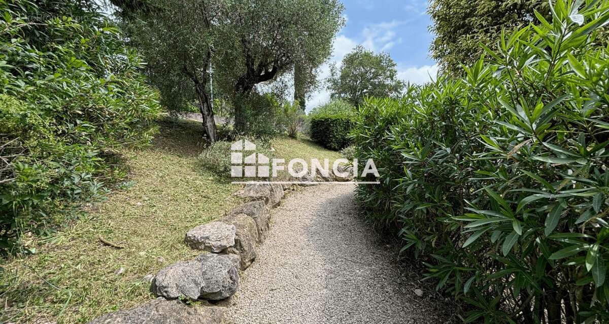 Appartement à VALBONNE