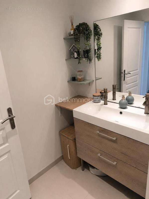 Centre bourg – Appartement 2 pièces rénové avec bureau - photo 8