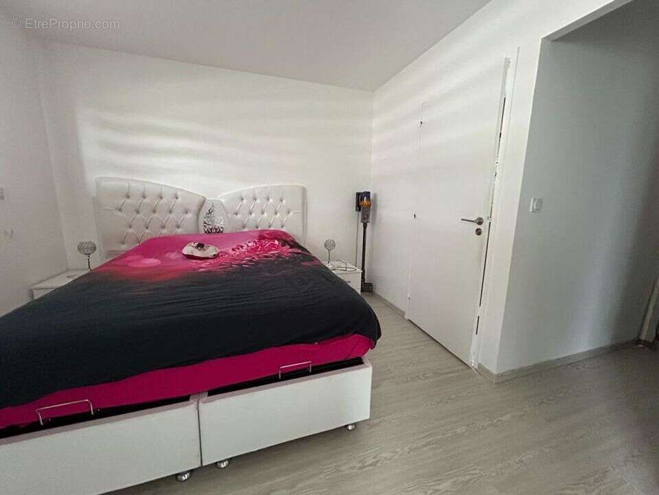 Maison à FONTAINE-ETOUPEFOUR