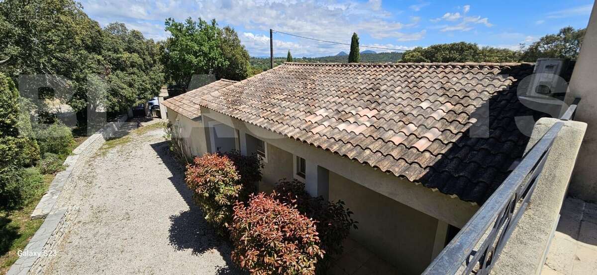 6 - Maison à SAINT-MAXIMIN-LA-SAINTE-BAUME