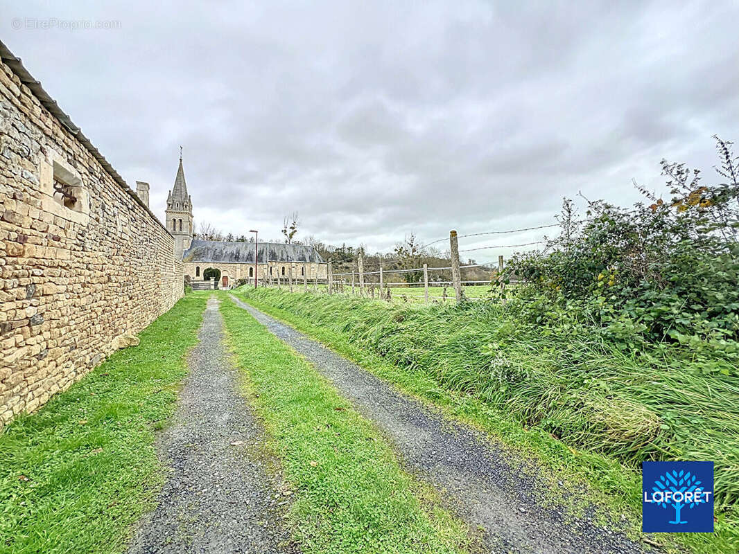 Maison à LAIZE-LA-VILLE