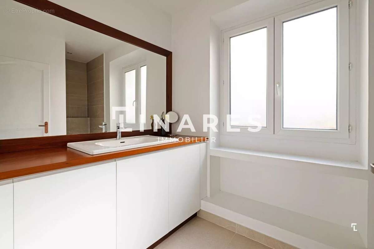 Appartement à MARSEILLE-1E