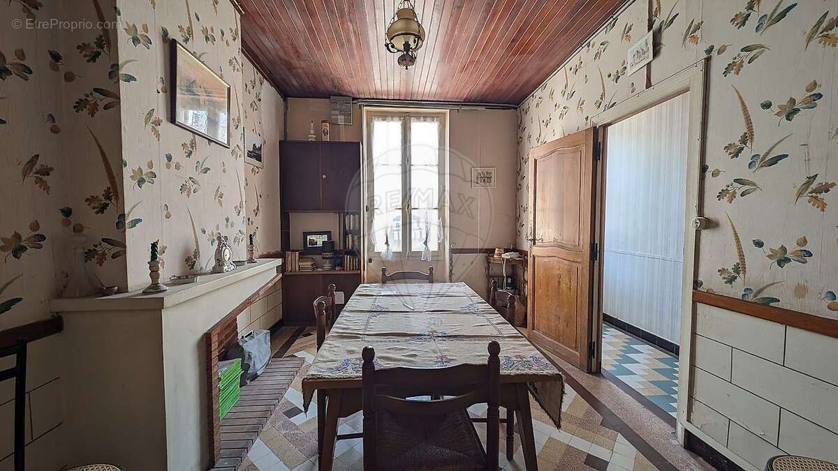 Maison à LES MATHES