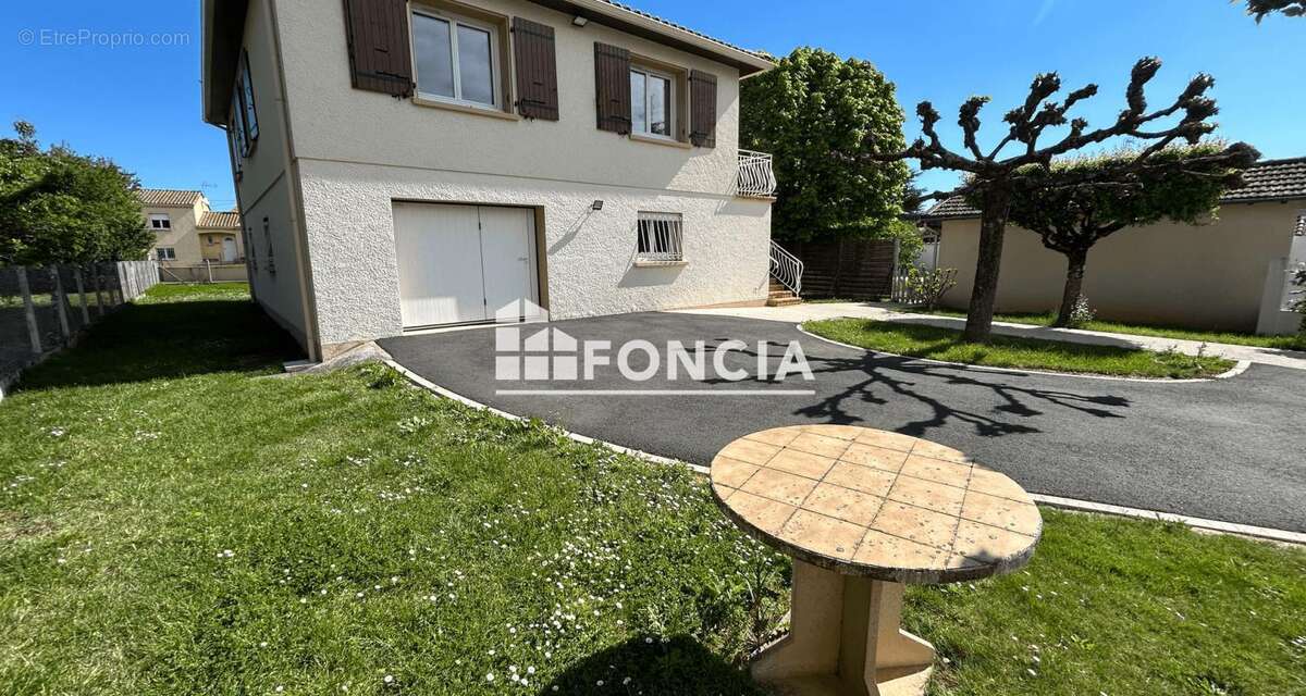 Maison de 134 m² avec grand garage – Quartier calme et recherché - photo 2