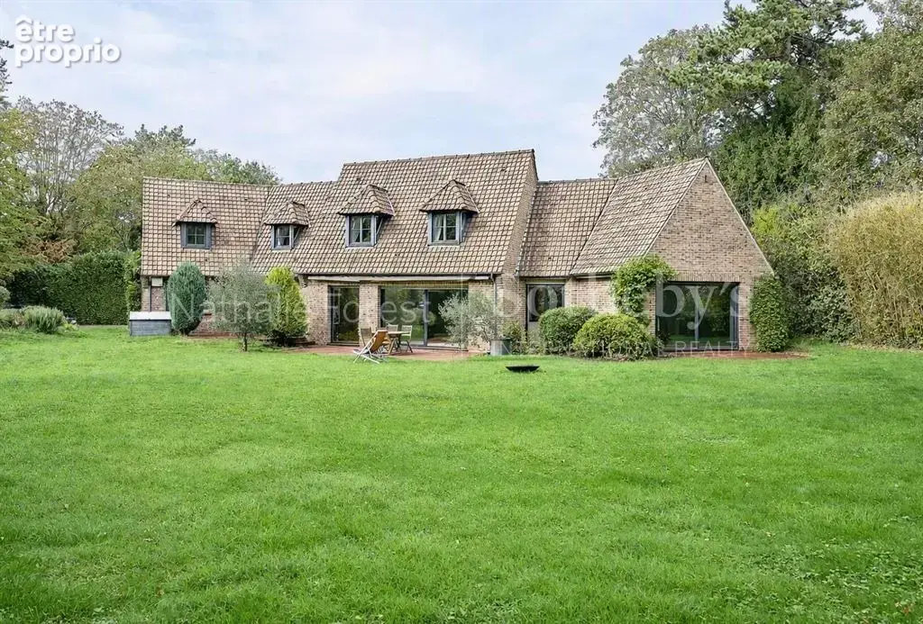 Croix résidentiel , très jolie maison d'architecte 6 chambres sur 2716 m2 de terrain . - photo 20