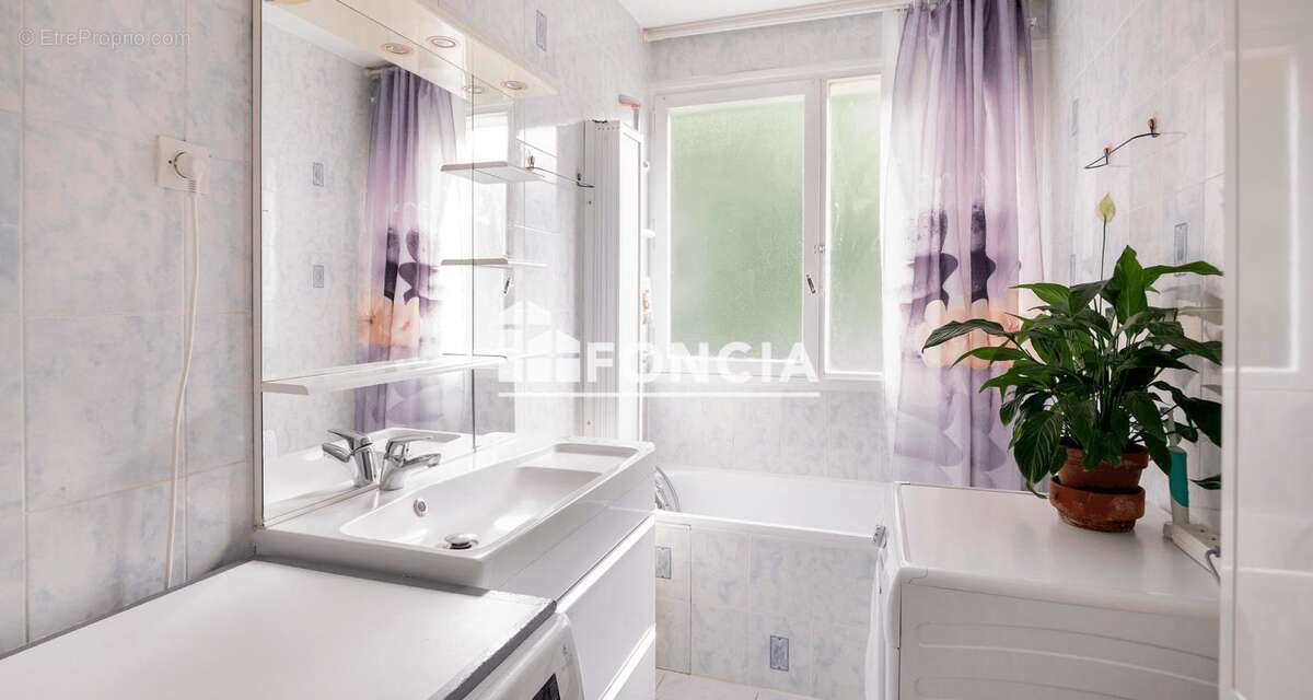 Appartement à SAINT-MICHEL-SUR-ORGE