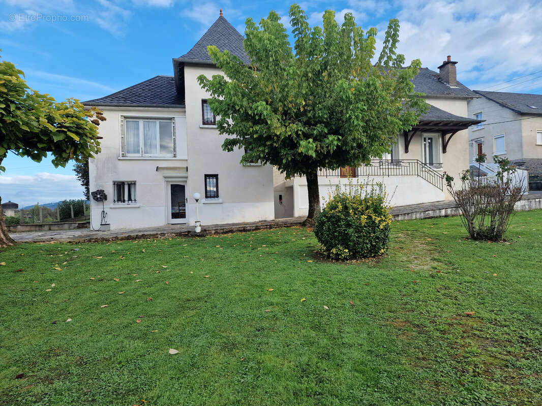 Maison à ALLASSAC