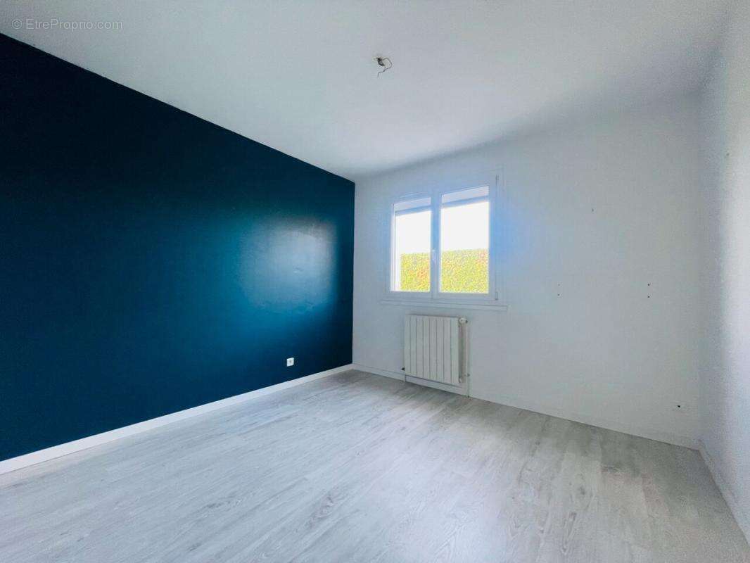 Maison à MOURS-SAINT-EUSEBE