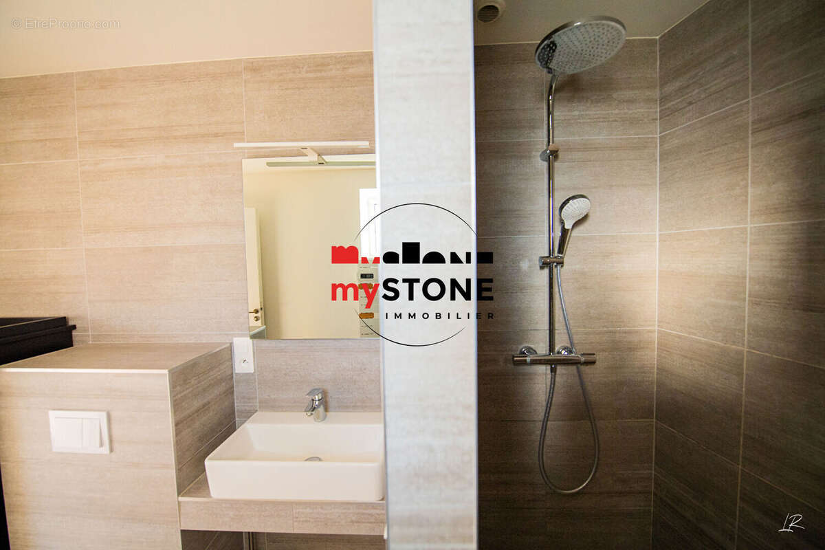 Maison à SAINT-ETIENNE-SUR-CHALARONNE