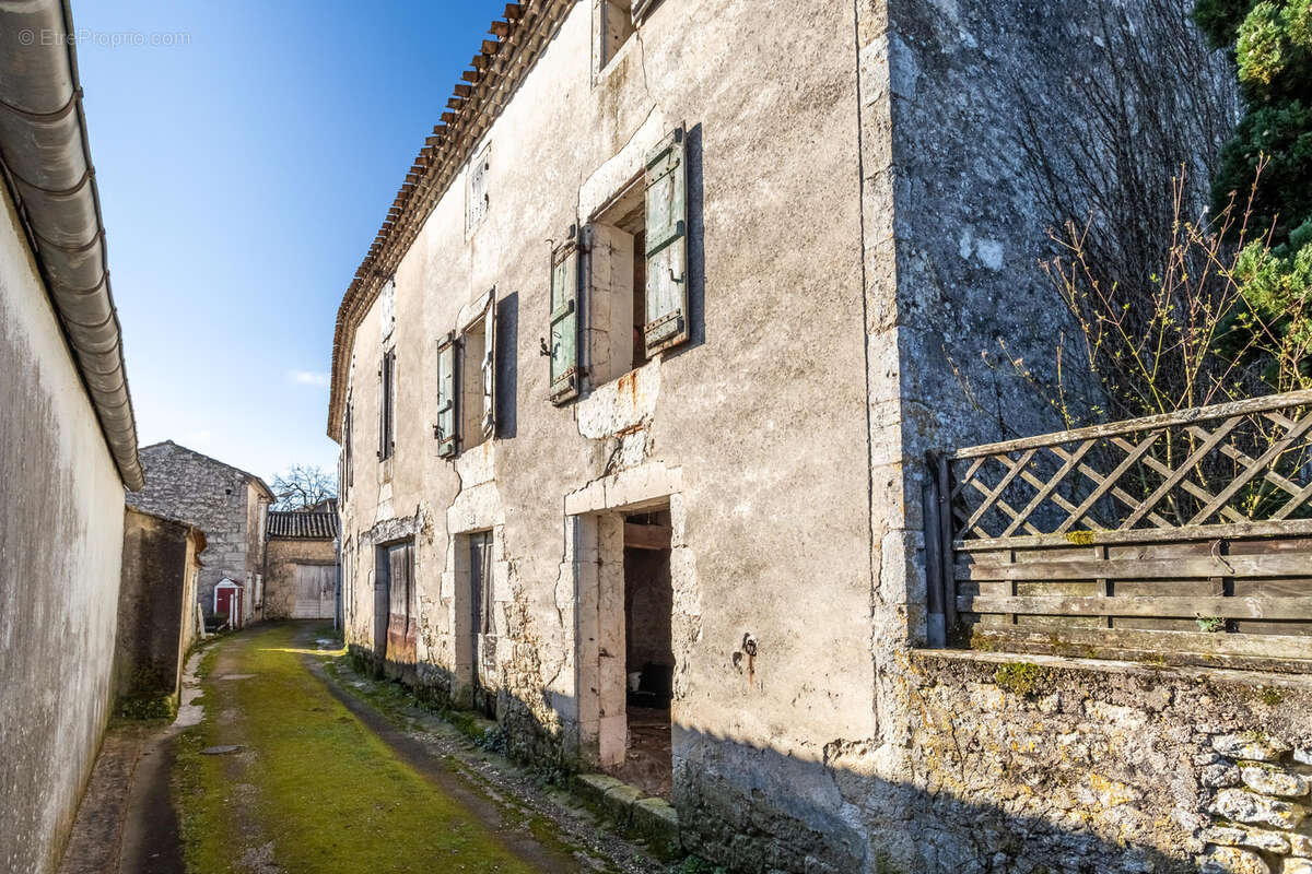 Maison de village à renover - photo 2