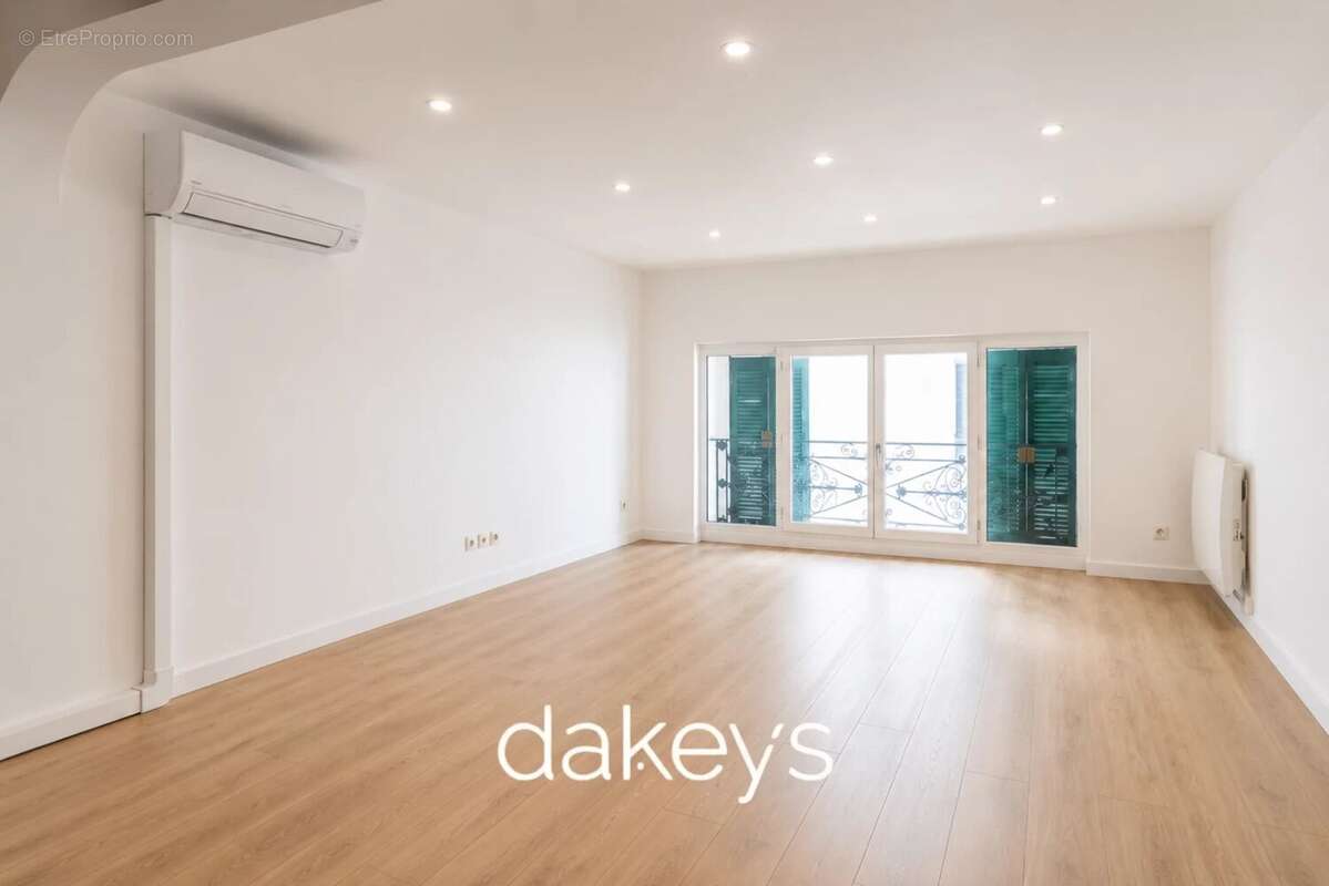 Marseille 6ème – préfecture / rome – grand t2 de 52 m² - photo 3