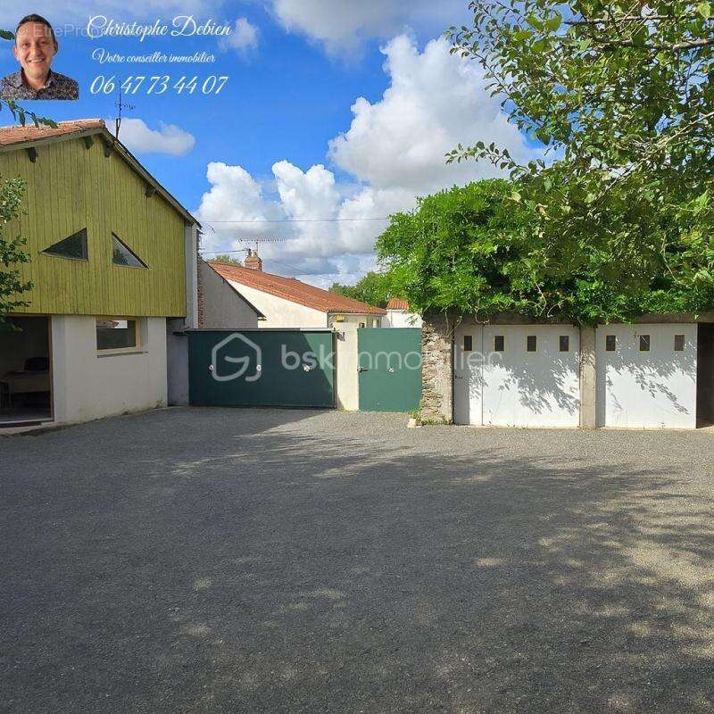 Maison à LES BROUZILS