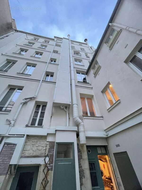 Autre à PARIS-3E