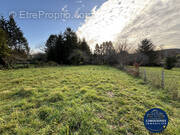 Terrain à SAINT-HILAIRE-LES-PLACES