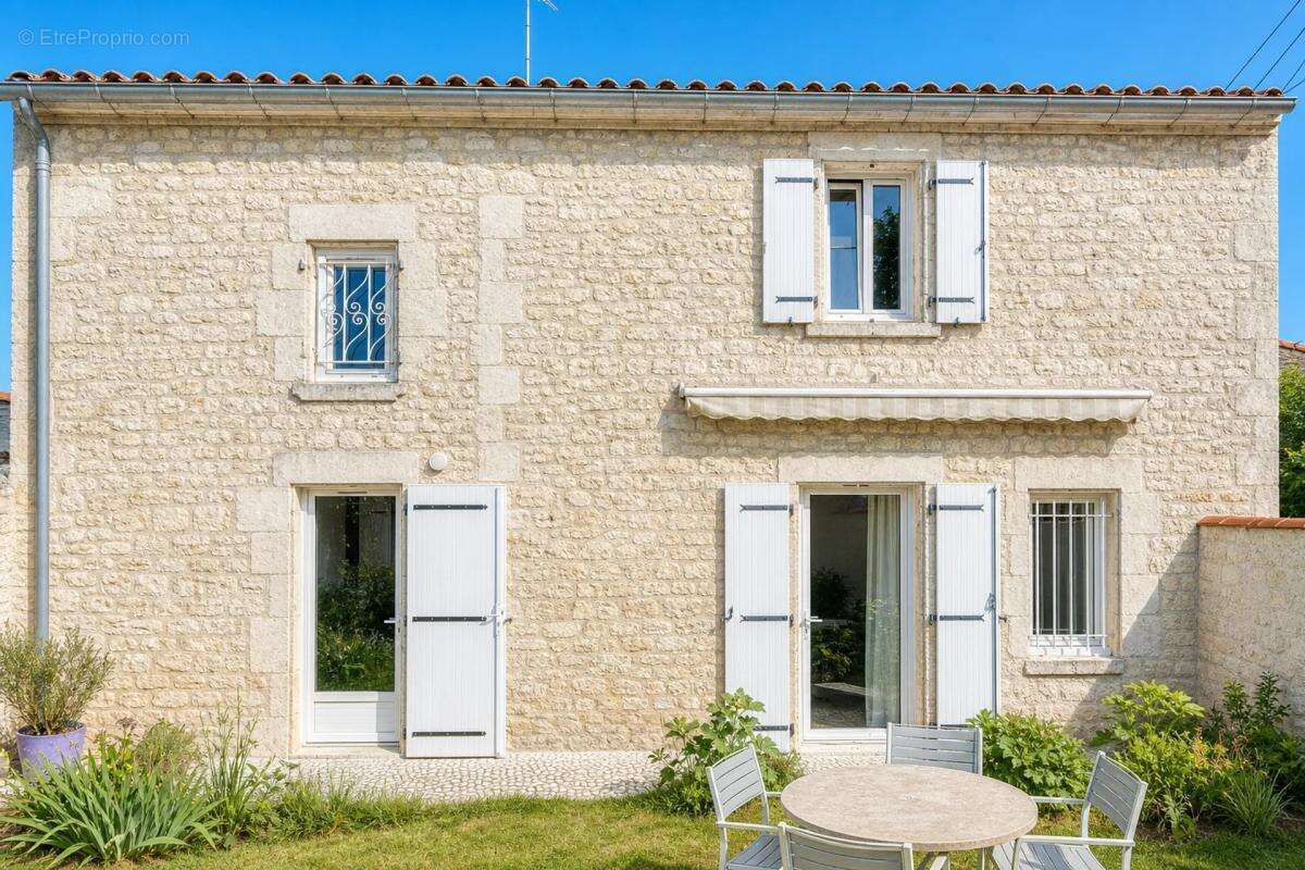 Maison à DOMPIERRE-SUR-MER