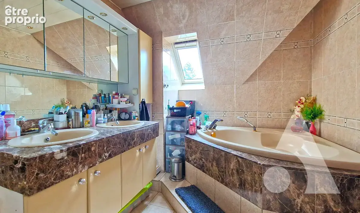 Maison Le Thillay 8 pièce(s) 180 m2 avec piscine - photo 11